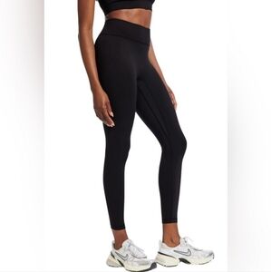 Bandier Black Center‎ Stage Workout Leggings Size M